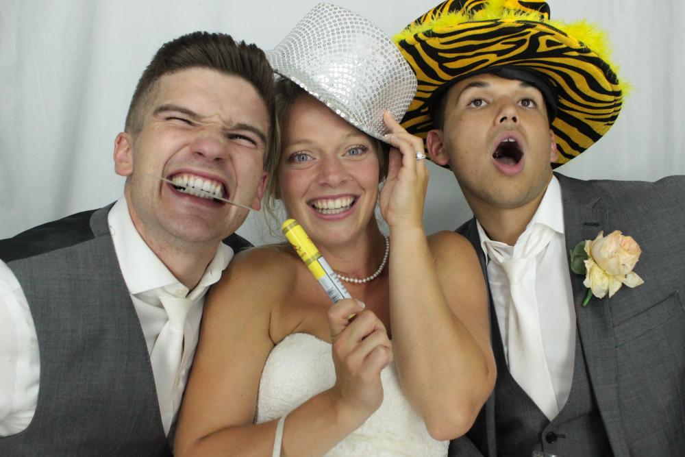 Laura & Oliver | View more photos from the event at gallery.myphotoboothexperience.co.uk/u/MyPhotoBoothExperienceLtd/Laura-Oliver